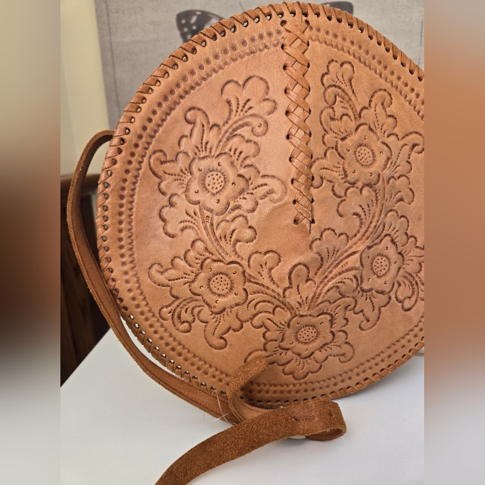 Vintage Round Tooled Leather Bag - Picture 2 of 8